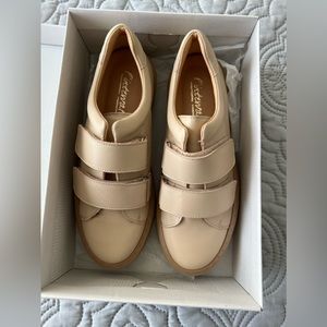 Intervalle tan leather sneakers size 40